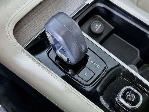 Used 2024 Volvo XC90 B6 Plus AWD/4WD image 33
