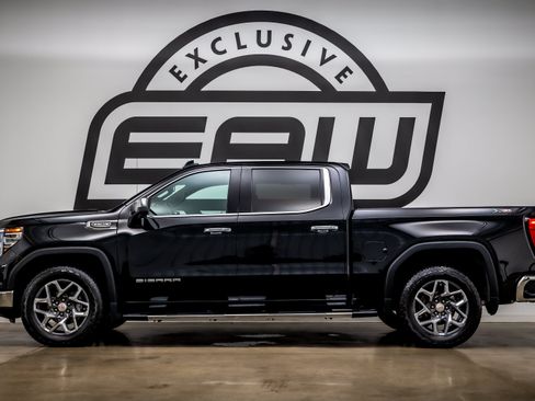 Used 2023 GMC Sierra 1500 SLT w/ SLT Premium Plus Package AWD/4WD image 6