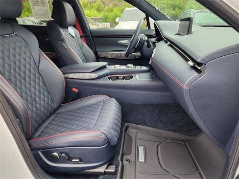 Used 2025 Genesis GV70 3.5T Sport w/ Sport Advanced Package image 29