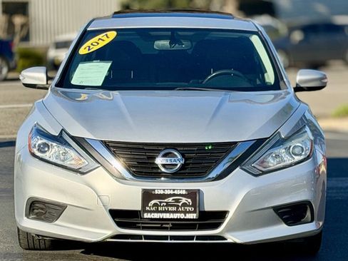 Used 2017 Nissan Altima 2.5 SL image 2