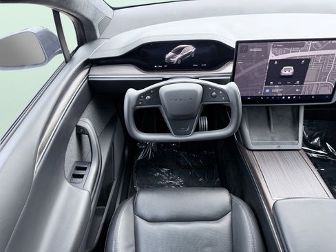 Used 2023 Tesla Model X image 61