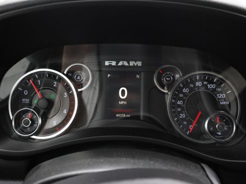 Used 2021 RAM 2500 Big Horn w/ Level 1 Equipment Group AWD/4WD image 10