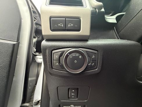 Used 2019 Ford F250 Lariat w/ Chrome Package image 17