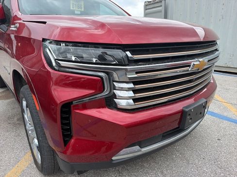 Used 2024 Chevrolet Suburban High Country w/ Premium Package AWD/4WD image 3