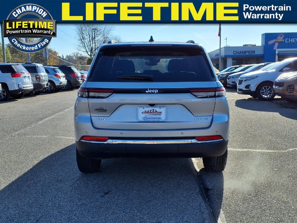 Used 2024 Jeep Grand Cherokee Laredo AWD/4WD image 6