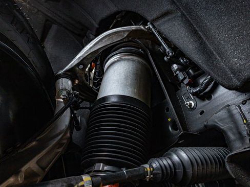 Used 2025 GMC Yukon XL Denali w/ Denali Reserve Package image 13