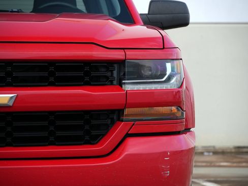 Used 2018 Chevrolet Silverado 1500 Custom w/ Custom Convenience Package RWD image 20