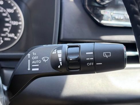 Used 2024 Mitsubishi Outlander SE Black Edition FWD image 15