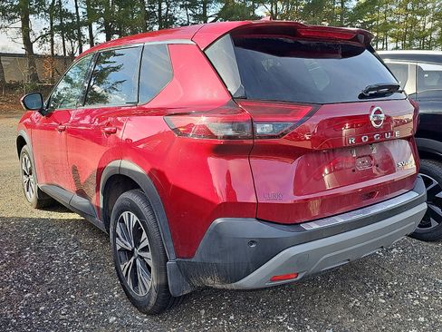 Certified 2021 Nissan Rogue SV image 3