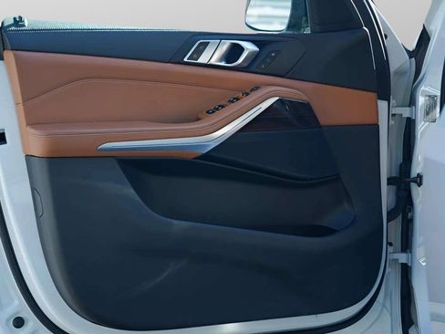 Used 2021 BMW X5 xDrive40i w/ M Sport Package image 53