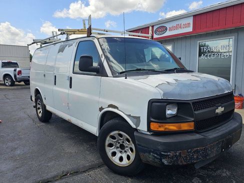 Used 2010 Chevrolet Express 1500 RWD image 4