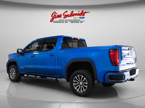 Used 2023 GMC Sierra 1500 AT4 w/ Technology Package AWD/4WD image 4