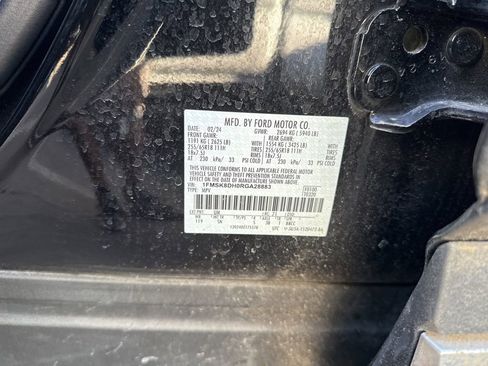 Used 2024 Ford Explorer XLT w/ Equipment Group 202A image 13