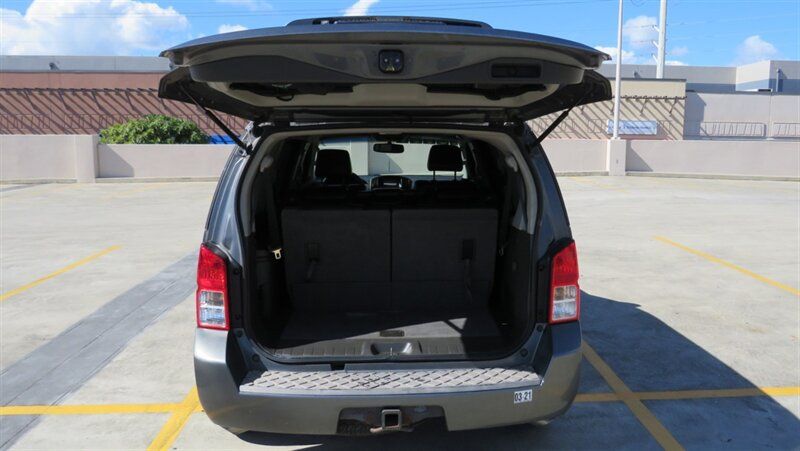 Used 2008 Nissan Pathfinder LE RWD image 9