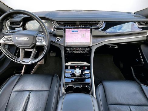 Used 2022 Jeep Grand Cherokee Overland w/ Advanced Protech Group III image 14