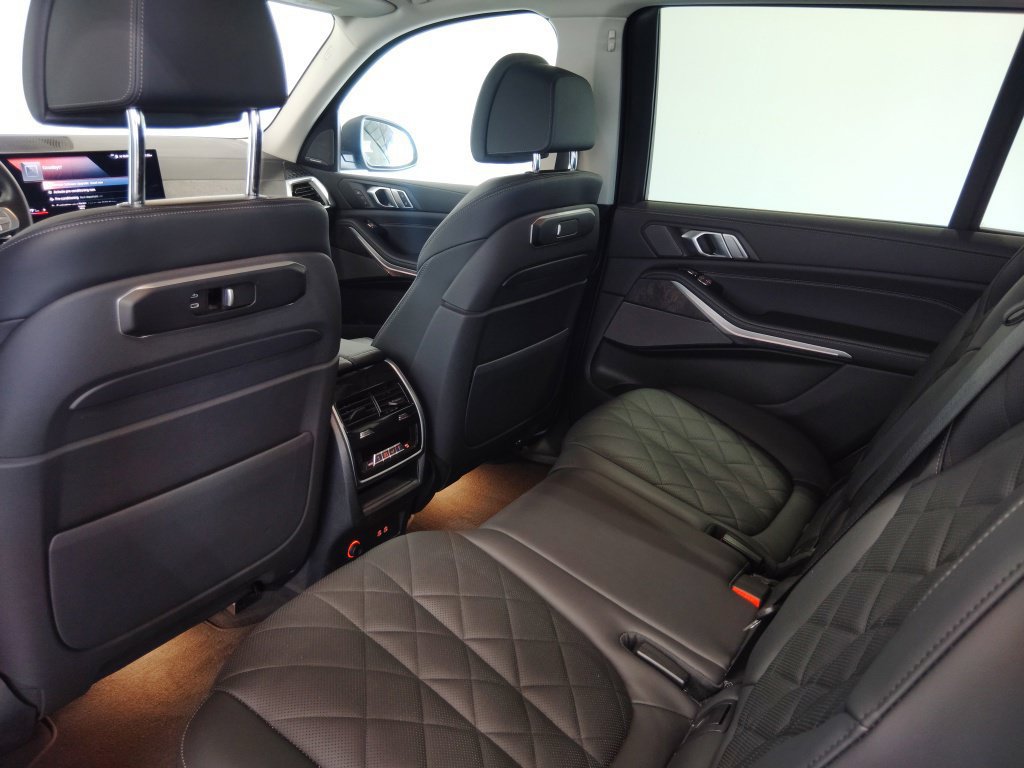 Used 2023 BMW X7 xDrive40i w/ Premium Package AWD/4WD image 45