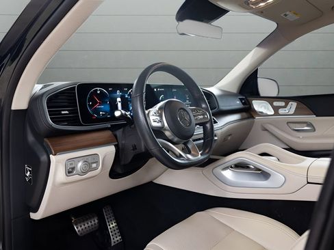 Used 2023 Mercedes-Benz GLS 450 4MATIC w/ AMG Line Exterior image 37