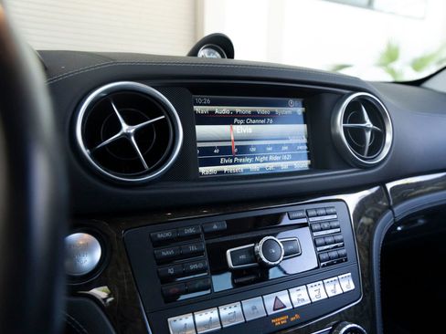 Used 2015 Mercedes-Benz SL 400 image 17