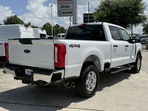 Used 2025 Ford F250 XLT AWD/4WD image 5