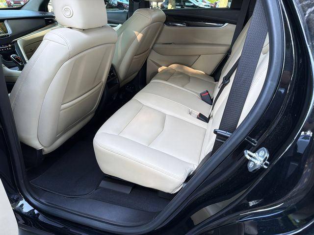 Used 2017 Cadillac XT5 FWD image 21