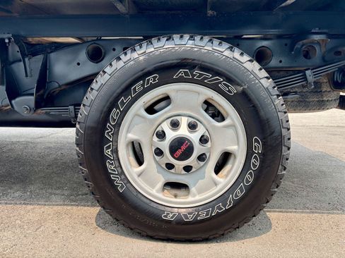Used 2023 GMC Sierra 2500 Pro w/ Convenience Package AWD/4WD image 18
