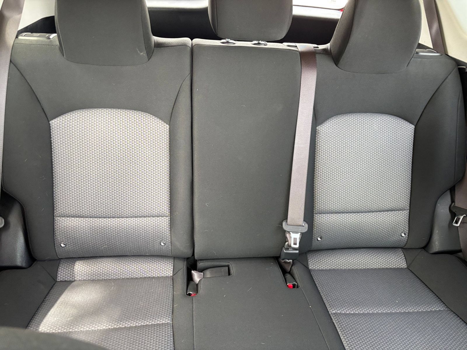 Used 2025 Kia Soul LX w/ LX Technology Package FWD image 35