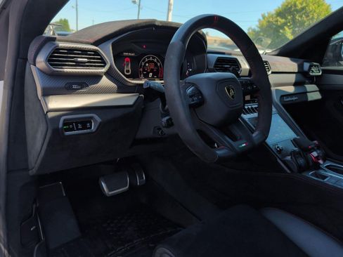 Used 2023 Lamborghini Urus Performante AWD/4WD image 15
