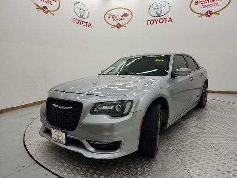 Used 2018 Chrysler 300 S w/ 300S Premium Group image 2