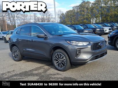 New 2025 Ford Escape SE w/ Class II Trailer Tow Package