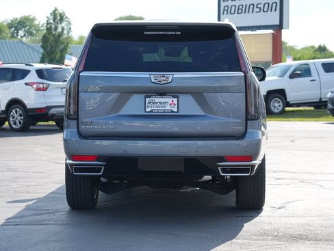 Used 2022 Cadillac Escalade ESV Premium Luxury AWD/4WD image 4