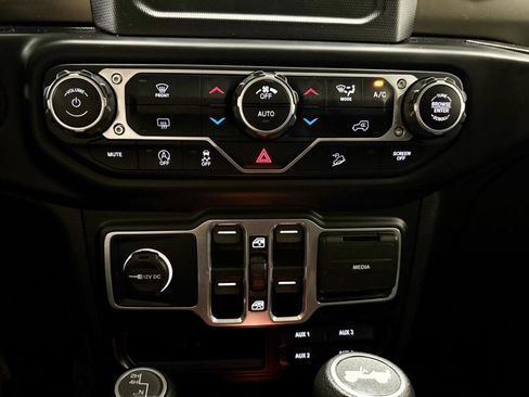 Used 2020 Jeep Wrangler Unlimited Sport AWD/4WD image 21