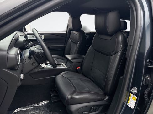 Used 2023 Ford Explorer ST w/ Equipment Group 401A image 11