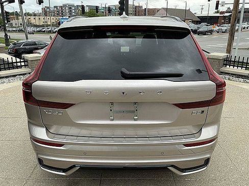 New 2026 Volvo XC60 B5 Plus w/ Protection Package Premier AWD/4WD image 9