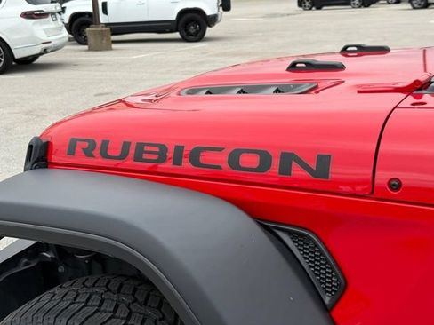 Used 2024 Jeep Wrangler Unlimited Rubicon AWD/4WD image 11