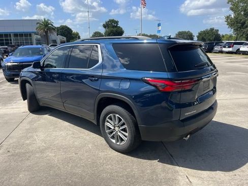 Used 2023 Chevrolet Traverse LT FWD image 4