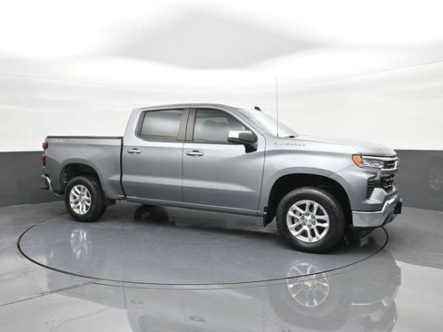 Used 2023 Chevrolet Silverado 1500 LT AWD/4WD image 16