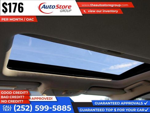 Used 2015 Ford Focus Titanium image 11