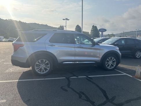 Used 2021 Ford Explorer Limited w/ Equipment Group 301A image 12