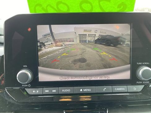 Used 2024 Nissan Pathfinder SV image 23