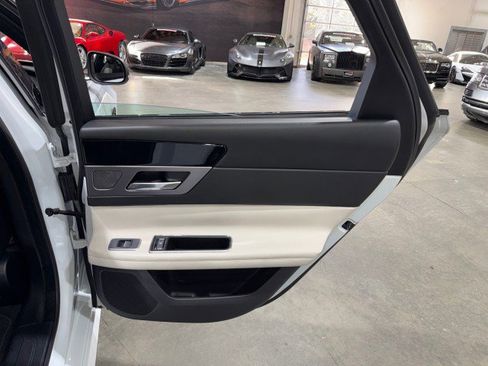 Used 2016 Jaguar XF R-Sport image 57