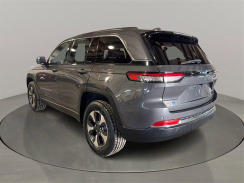 Used 2023 Jeep Grand Cherokee 4WD 4xe image 5