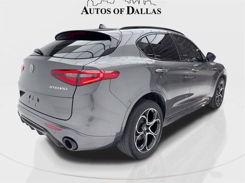 Used 2022 Alfa Romeo Stelvio Veloce image 9