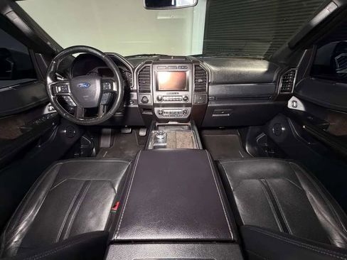 Used 2019 Ford Expedition Limited RWD image 23