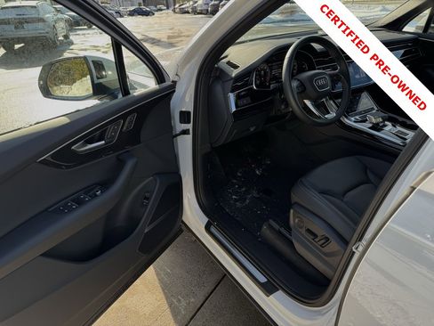 Used 2025 Audi Q7 2.0T Premium w/ Convenience Plus Package image 19
