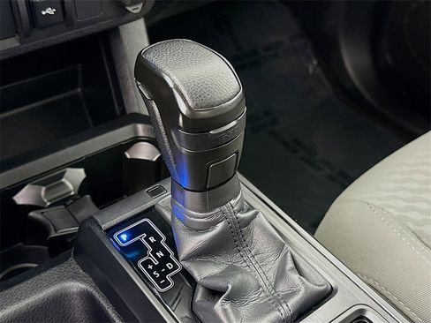 Certified 2022 Toyota Tacoma SR image 10