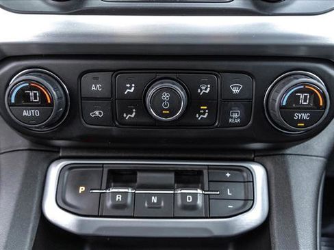 Used 2020 GMC Acadia SLT w/ Driver Alert Package II AWD/4WD image 19