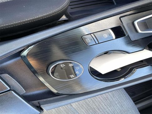 Used 2023 Nissan Rogue SV image 28