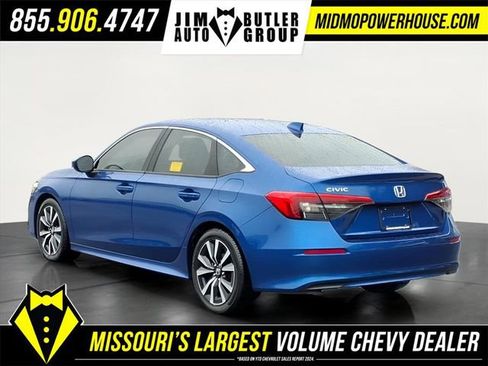 Used 2022 Honda Civic EX image 3