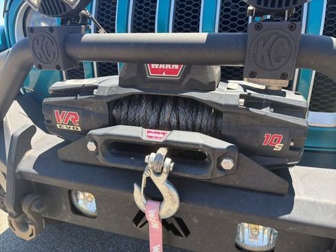 Used 2020 Jeep Wrangler Unlimited Sahara w/ Uconnect 4C Nav & Sound Group AWD/4WD image 9