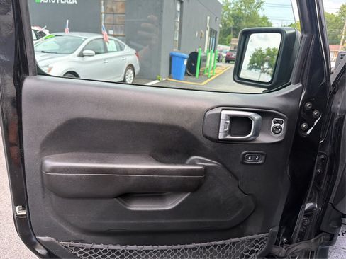 Used 2018 Jeep Wrangler Unlimited Sport S AWD/4WD image 20